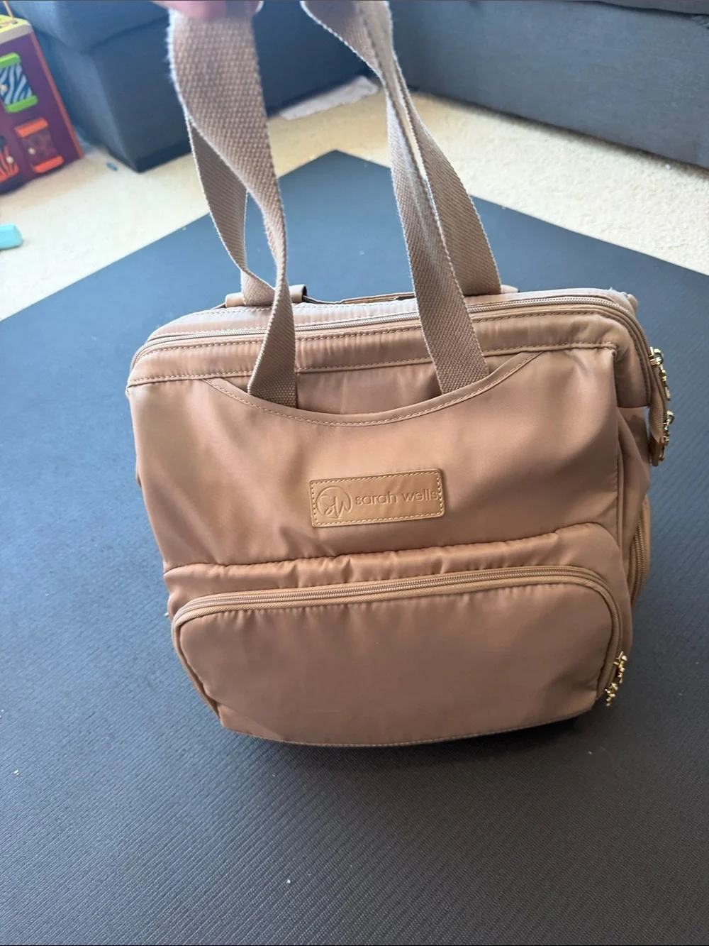 Sarah Wells norah pump bag latte